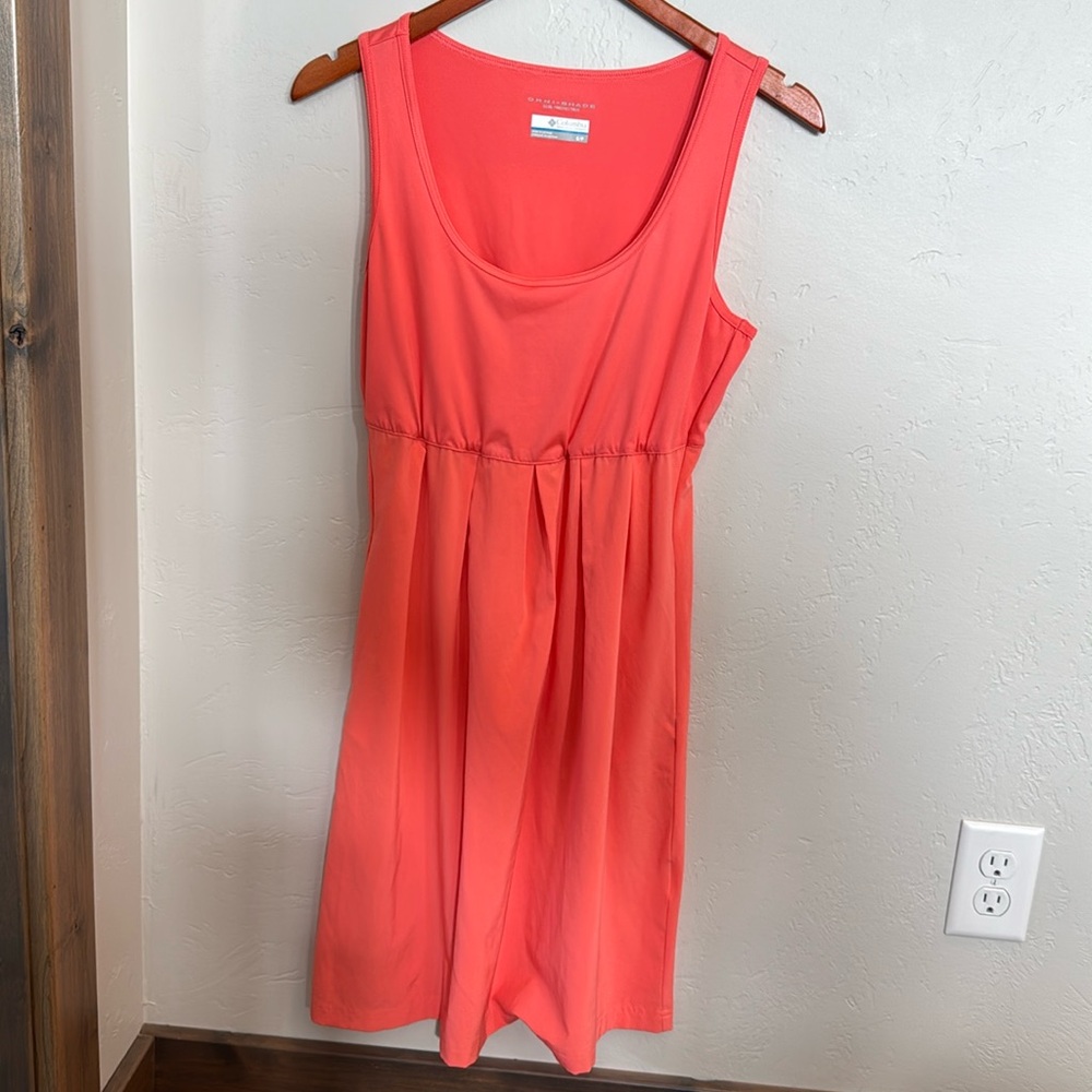 Women’s Columbia dress. Size small.